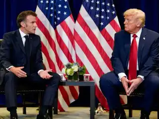 ފްރާންސް ގެ ރައީސް މެކްރޮން އާ އެކު އެއްވެސް މީހަކު މަސައްކަތް ކުރަން ބޭނުން ނުވާ ކަމަށާއި، ވަރަށް އަވަހަށް އޭނާގެ ވަޒީފާ ގެއްލޭނެ ކަމަށް ޓްރަމްޕް ވިދާޅުވެއްޖެ