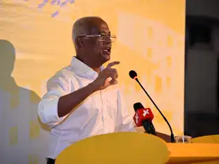 އެމްޑީޕީ އިން ޅ. ނައިފަރުގައި ބޭއްވި ޖަލްސާގައި ރައީސް ސޯލިހު ވާހަކަދައްކަވަނީ.