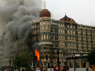 މުމްބާއީގައި ހުންނަ ތާޖް މަހަލް ހޮޓެލްއަށް ހަމަލާ ދިން ވަގުތު