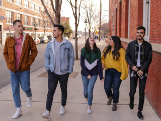 ޒުވާން ކުދިންތަކެއް - ޒުވާނުންނަކީ އެންމެ އަގުބޮޑު ރައުސްމާލް