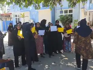 މަނަދޫ ވޯޓު ފޮއްޓަށް އެހެން ދާއިރާއެއްގެ މީހަކު ވޯޓުލާފައިވާ މައްސަލަ ޖެހި، ރަށު ރައްޔިތުން އިހުތިޖާޖަށް