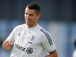 ޔުވެންޓަސްއަށް ކުޅެމުން އަންނަ ޕޯޗުގަލުގެ ތަރި ކްރިސްޓިއާނޯ ރޮނާލްޑޯ