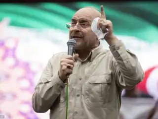 ހަނގުރާމަ ހުއްޓާލުމުގެ ވިސްނުމެއް ނެތް، ހަމަލާ ދޭ ފަރާތް ތަކުގެ އަނގަ މަތީގައި ފައިން ޖަހާ ރަނގަޅު ފިލާވަޅެއް ދޭން ޖެހޭ: އީރާންގެ ޤާނޫނު ހަދާ މަޖިލީހުގެ ރައީސް 