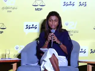 އެމްޑީޕީ އިން ކުރިއަށް ގެންދިޔަ "ޑޮލަރެއް ނެތް" ޕެނަލް ޑިސްކަޝަންގައި ގަލޮޅު އުތުރު ދާއިރާގެ ކުރީގެ މެންބަރު އީވާ އަބްދުﷲ ވާހަކަ ދައްކަވަނީ.