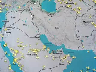 ފްލައިޓްރޭޑާ24 ޑޮޓް ކޮމް (flightradar24.com) އިން އާންމުކޮށްފައިވާ ޗާޓަކުން ފެންނަ ގޮތުގައި، އީރާނުގެ މަތިން ދަތުރުކުރުމުގެ ބަދަލުގައި، ގިނަ އަދަދެއްގެ މަތިންދާބޯޓުތައް އެ ސަރަހައްދުން ނެއްޓިގެން ދަތުރުކުރަމުންދާކަން ރީނދޫ ކުލައިގެ އައިކަންތަކުން ހާމަވޭ.