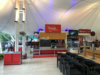 ފުޑްކޯޓް ސަރަހައްދުގައި ހުރި ރެސްޓޯރެންޓެއް