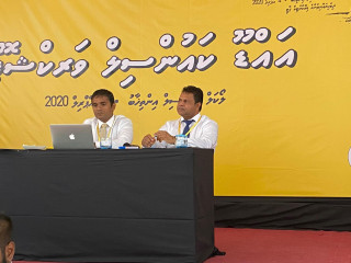 ފެނަކައިގެ މެނޭޖިންގް ޑިރެކްޓަރ އަހުމަދު ސައީދު އަދި ހުޅުދޫ ދާއިރާގެ މެމްބަރު އިލްޔާސް ލަބީބް