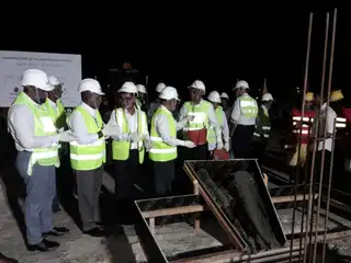 ކުރީގެ ރައީސް އިބްރާހިމް މުހައްމަދު ސޯލިހުގެ ސަރުކާރުގައި ހއ.ހޯރަފުށީ ހޮސްޕިޓަލްގެ އަމަލީ މަސައްކަތް ފެށި ރަސްމިއްޔާތުގެ ތެރެއިން.  