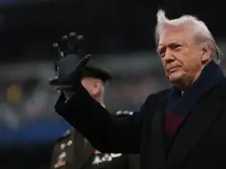 ސީރިއާ ހިމެނޭހެން، ހަތް ޤައުމެއްގެ ރައްޔިތުން އެމެރިކާ އަށް ވަނުން މަނާ ކޮށްފި 