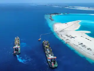 ޖަރުމަނުގައި ފަރުތައް ހިމާޔަތް ކުރުމުގެ ވާހަކަ ދެއްކެވުމަށްފަހު މާލެ ވަޑައިގެންނެވި ގޮތަށް ފަރުތަކަށް އެއްވެސް ބެލުމެއް ނެތި މަސައްކަތް ކުރަމުންދާ ދެ ޑްރެޖަރު މުއިއްޒު ޕްރޮމޯޓު ކުރައްވައިފި 