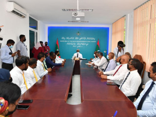President meets Noonu Atoll Council: Emphasises merits of decentralised development