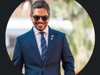 ރައީސް ޑރ. މުހައްމަދު މުއިއްޒުގެ އާއިލީ ބޭފުޅެއް ކަމަށްވާ ހައްސާން ވަހީދު