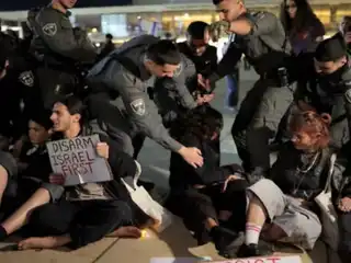 އިޒްރޭލްގައި ކުރިއަށް ގެންދިޔަ މުޒާހަރާގެ ތެރެއިން