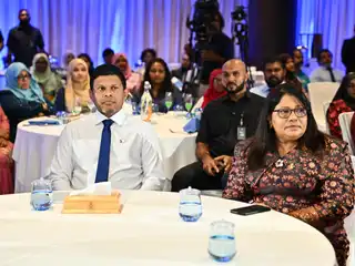 ދިވެހި ސަރުކާރުން ދެމުންގެންދާ ދަތުގެ ޚިދުމަތުގެ ރަންޔޫބީލް ފާހަގަކުރުމުގެ ގޮތުން ބާއްވާ ޙަފުލާގެ ތެރެއިން