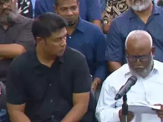 ދީނީ އިލްމުވެރިޔާ ޑރ އިޔާޒްގެ ބައްޕަ އަބްދުއްލަތީފް އުމަރު