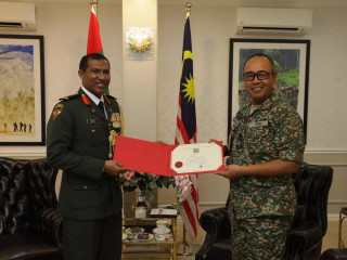 ކާނަލް އަބްދުލް ރައުފަށް ފަތްކޮޅު އެރުއްވަނީ