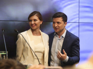 ޔޫކްރެއިންގެ ރައީސްގެ އަނބިކަނބަލުން ކޮވިޑް-19ށް ޕޮޒިޓިވްވެ ހޮސްޕިޓަލްގައި އެޑްމިޓް ކޮށްފި