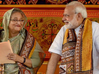 އިންޑިއާގެ ބޮޑުވަޒީރު ނަރެންދްރަ މޯދީއާ ބަންގްލަދޭޝްގެ ބޮޑުވަޒީރު ޝޭހް ހަސީނާ