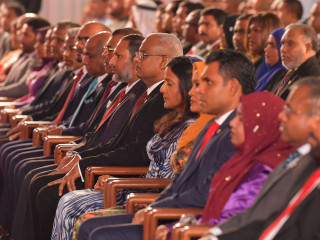 ރައީސް ޞާލިޙާއި، އެމަނިކުފާނުގެ ކެބިނެޓްގެ ބައެއް ވަޒީރުން