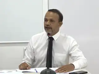 ރަސްމާލެ މަޝްރޫއަކީ ގާނޫނުއަސާސީއާ ޚިލާފު ކަމެއްކަން ރައީސް އަށް ސާފު، އެ އެއްބަސްވުމުގައި ސޮއިކުރަން ވަޒީރަކު ފޮނުއްވީ ފަހުން ޒިންމާވާން ޖެހިދާނެތީ: އަލީ ހުސެއިން 