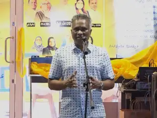 ގައުމުގައި އެއްވެސް ކަމެއް ނުވަނީ ގައުމަށް އެއްވެސް ކަހަލަ ލޯތްބެއް ނެތް އިރު ކަމެއް ކުރުމުގެ ވިސްނުމާއި ފިކުރު ވެސް ނެތް މީހަކު ވެރިކަމުގައި ހުރީމަ: މޭޔަރު އާޒިމް