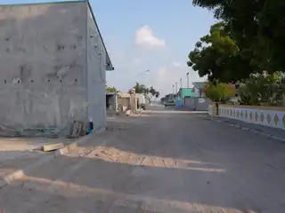 ހއ. ހޯރަފުށީ މަގު ތަރައްގީ ކުރުމުގެ ދެވަނަ ފިޔަވަހީގެ މަސައްކަތް ފެށުމަށް ރަސްމިއްޔާތު ބޭއްވި ސަރަހައްދު.