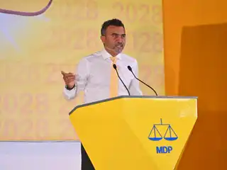 އެމްޑީޕީގެ ޕާލިމެންޓްރީ ގްރޫޕްގެ ލީޑަރު އަދި ރައްޔިތުންގެ މަޖިލީހުގެ ހިތަދޫ ދެކުނު ދާއިރާގެ މެންބަރު އިބްރާހީމް ނާޒިލް