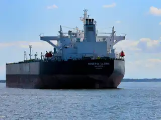  އެމެރިކާ އިން ވެނެޒުއޭލާގެ ތެޔޮ ރަސްމީކޮށް ވިއްކަން ފަށައިފި 