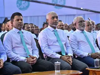 ޕްރައިމަރީއަކާ ނުލައި ރައީސް މުއިއްޒު އަށް ރިޔާސީ ޓިކެޓު ދިނުމަށް ކޮންގްރެސްގެ އިއްތިފާގުން ފާސްކޮށްފި