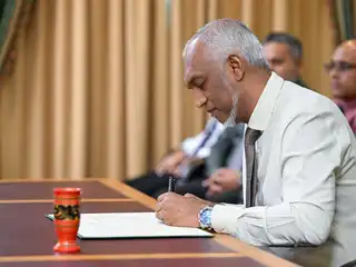 ރައީސުލްޖުމްހޫރިއްޔާ، ފަޅުރަށާއި ފަޅު ކުއްޔަށްދިނުމާބެހޭ ބިލު ތަސްދީޤުކުރައްވަނީ