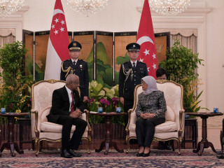 ރައީސް ސޯލިހު ސިންގަޕޫރުގެ ރައީސްއާއި ބައްދަލުކުރެއްވުން