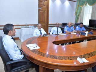 ނައިބު ރައީސް ކަމާބެހޭ އިދާރާތަކާއެކު ބައްދަލުކުރައްވަނީ