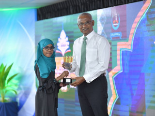 ރައީސް ސޯލިހް ވަނީ މުބާރާތުން 1 ވަނަ 2 ވަނަ އަދި 3 ވަނައަށް ހޮވުނު ބައިވެރިންނަށް އިނާމް އަރުވާފަ