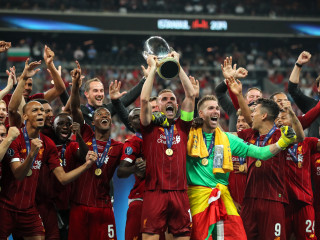 ޔުއެފާ ސުޕަ ކަޕްގެ ތަށި ލިވަޕޫލުން އުފުލާލުން