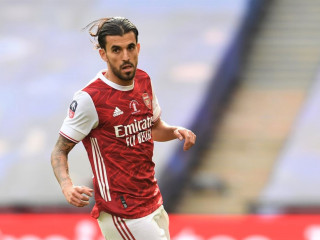 އާސެނަލަށް ކުޅެމުން އަންނަ ސްޕެއިން މިޑްފީލްޑަރު ޑެނީ ސެބާޔޯސް