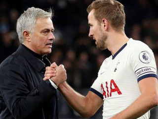 ހެރީ ކޭން (ކ) ހޯސޭ މޮރީނިއޯ (ވ)