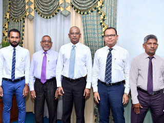 ރ. މީދުގެ ކައުންސިލާ ރައީސުލްޖުމްހޫރިއްޔާ އިބްރާހީމް މުޙައްމަދު ޞާލިޙު ބައްދަލު ކުރެއްވުން