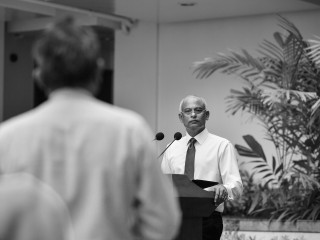 ރައީސުލްޖުމްހޫރިއްޔާ އިބްރާޙިމް މުޙައްމަދު ސޯލިޙު- ރައީސް ސޯލިހްގެ ސަރުކާރަށް ދުއްތުރާ ކުރުމަށް އިދިކޮޅު މީހުން ގެންދަނީ އެކި ދުއްތުރާތައް ކުރަމުން