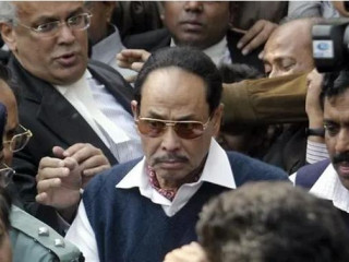 އަސްކަރީ ބަޣާވާތަކުން އިރުޝާދު ވެރިކަމަށް ވަޑައިގަތީ 1982 ވަނަ އަހަރު