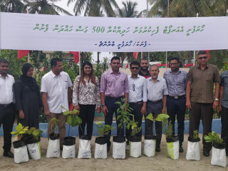 ހޯރަފުށީ ފެނަކަ ބްރާންޗުން ގަސް މުޑުވައްކުރުމުގެ ޕްރޮގްރާމްގައި ނައިބް ރައީސް ފައިސަލް ނަސީމު ބައިވެރިވެ ވަޑައިގަންނަވަނީ