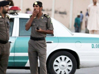 ސައުދީ އަރަބިއާގެ މަގެއްގެ މަތީގައި ފުލުހުންތަކެއް ހަރަކާތްތެރިވަނީ