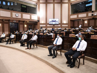 ނިއު ނޯމަލްގެ ފުރަތަމަ ޖަލްސާ: މާސްކު އެޅުމާއި ގައިދުރުކަމާ އެކު އައު ތަޖުރިބާއެއް