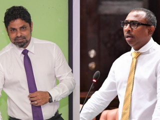 މެދު ހެންވޭރު ދާއިރާގެ މެންބަރު އަލީ އާޒިމް (ކ)، އެތުލެޓިކްސް އެސޯސިއޭޝަނުގެ ރައީސް މުޙައްމަދު ތޮލާލް (ވ)