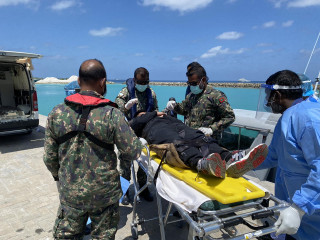 ބޭރު އާގުބޯޓެއްގައި ހުރި ބަލި މީހަކު ރާއްޖެ ގެނައުން