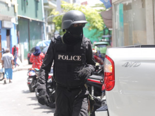 ކުޑަކަކުލަށް ތިރިނުވެ ހަރުކަށި ފިކުރާއި ދެކޮޅަށް ތެދުވީތީ ސާބަސް!