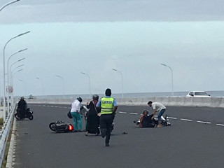 ބްރިޖު މަތީގައި މީގެ ކުރިން ހިނގާފައިވާ އެކްސިޑެއްޓެއް