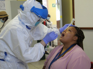 ނަމެބިއާގައި ކޮވިޑްގެ ސާމްޕަލް އެއް ނަގަނީ