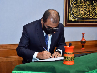 ޓުއަރިޒަމް މިނިސްޓަރ ޑރ އަބްދުﷲ މައުސޫމް