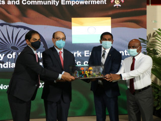 ގައުމީ ފުޓްބޯޅަ ސްޓޭޑިއަމްގައި ބޭއްވުނު ރަސްމިއްޔާތުގައި އިންޑިއާ ސަރުކާރުގެ ފަރާތުން ކުޑަކުދިންގެ ޕާކުތައް ދިވެހި ސަރުކާރާއި ހަވާލުކުރަނީ