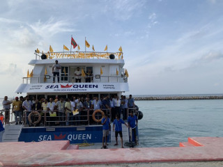 އެމްޑީޕީން ތިލަދުންމައްޗަށް ކުރާ ދަތުރުގެ ބައިވެރިން ކުޅދުއްފުށީ \"ސީކުއީން\" ބޯޓުގައި